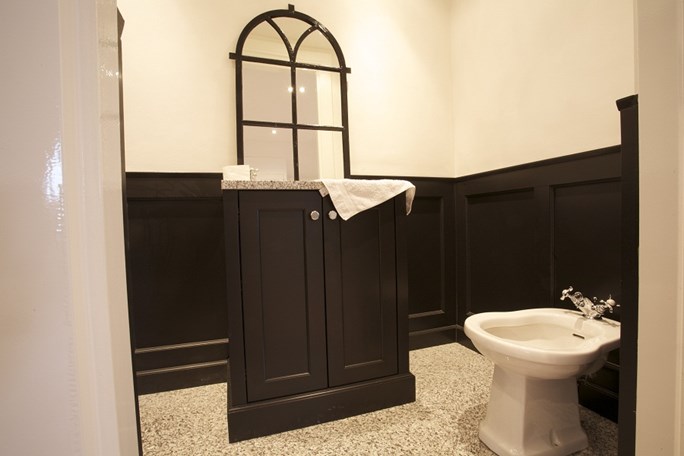kunnen realiseren, kast op maat onder een schuine kap, lambrisering Laminaat Op De Badkamer ~ kunnen realiseren, kast op maat onder een schuine kap, lambrisering